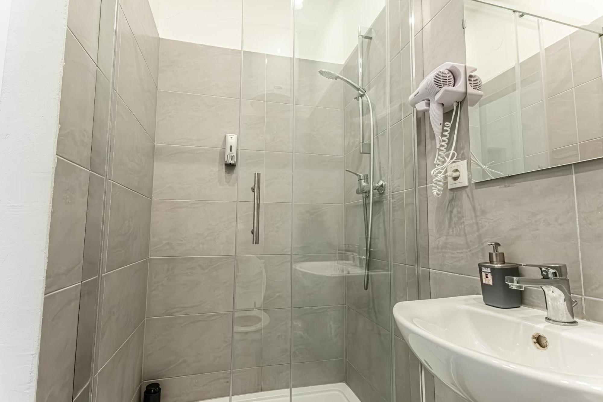 Lovely 1Br Apt. Near Akh Hospital Wien Eksteriør billede